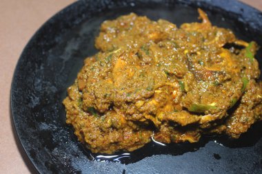 Kemiksiz tawa tavuğunun yakın çekimi.