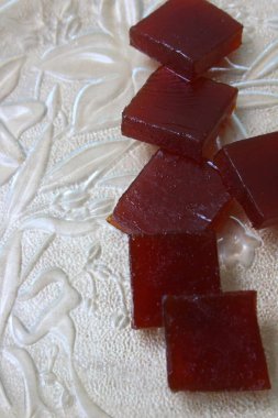 Himachal Pradesh, Hindistan 'dan Plum barfi.