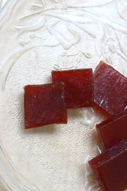 Himachal Pradesh, Hindistan 'dan Plum barfi.