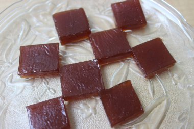 Himachal Pradesh, Hindistan 'dan Plum barfi.