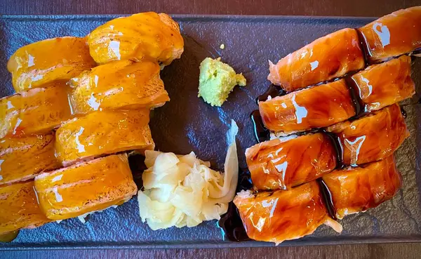 Close Vista Deliciosa Comida Asiática Sushi Conjunto Rolos Maki Bali — Fotografia de Stock