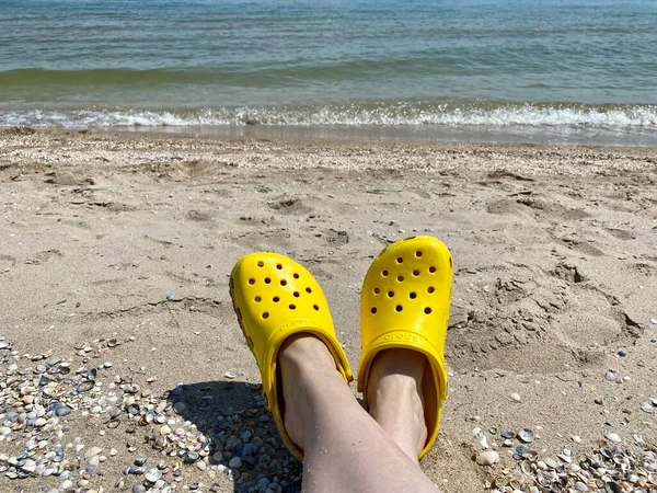Bright Yellow Rubber Sandals Crocs Summer Vacation Trendy Shoes Stylish Fotos De Bancos De Imagens Sem Royalties