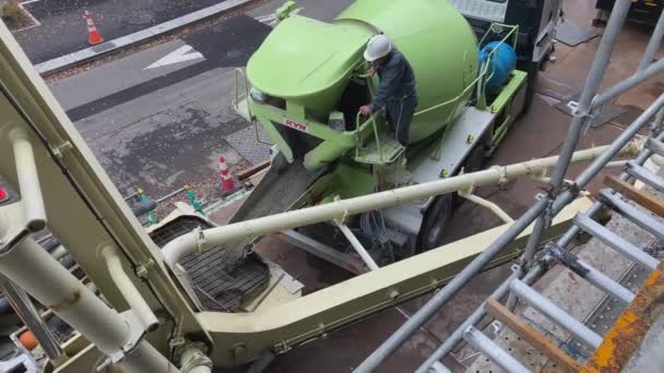 Worker Checks Pouring Concrete Construction Site Job Complete Safety — Videoclip de stoc