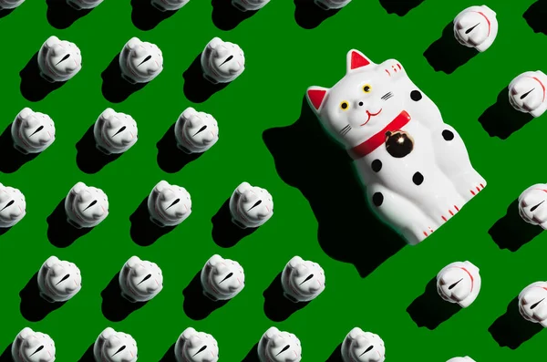 Muster Von Maneki Neko Katzen Auf Grünem Hintergrund Katzenjammer Die — Stockfoto