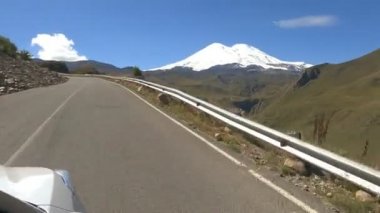 Araba, bakış açısı, karayolu, Elbrus bölgesi manzarası.