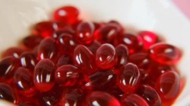 Kril yağı kapsülleri. Döndürme. Omega yağ asitleri. Doğal takviyeler ve vitaminler..