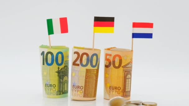 Economia dos países europeus.Alterações no orçamento dos países europeus. Bandeiras da Alemanha, França e Itália num contexto branco.Inflação monetária do euro. recessão económica na Europa. — Vídeo de Stock