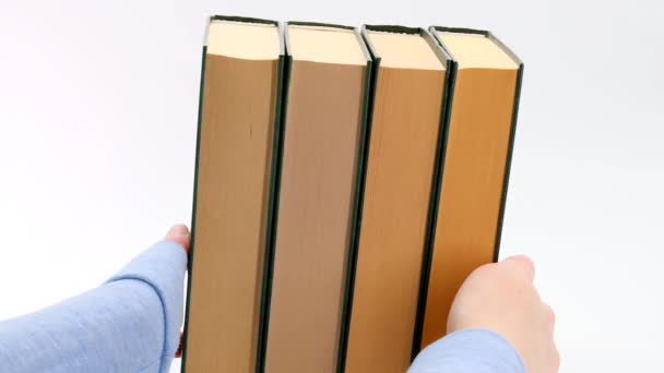 Βιβλία στα χέρια. Γνώση έννοια. Ανάγνωση και εκπαίδευση. — Αρχείο Βίντεο