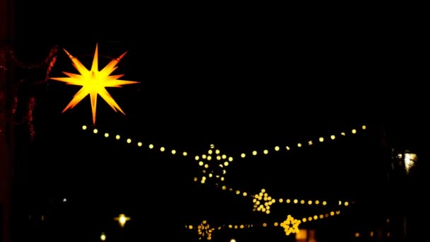 Weihnachtsstadtbeleuchtung Leuchtende Girlanden Europäischer Weihnachtsstraßen Festliche Nächtliche Illumination Deutschland Für — Stockvideo