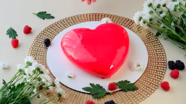 Heart Cake Mousse Cakes Wedding Dessert Cakewith Berries Chamomile Flowers — Wideo stockowe