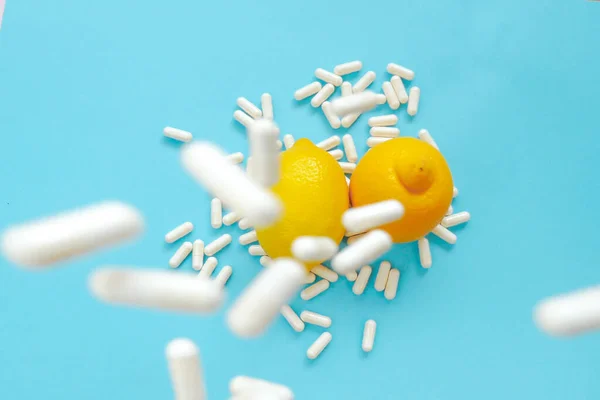 Vitamin Tablets Lots Pills Citrus Fruits Vitamin White Pills Yellow — 스톡 사진