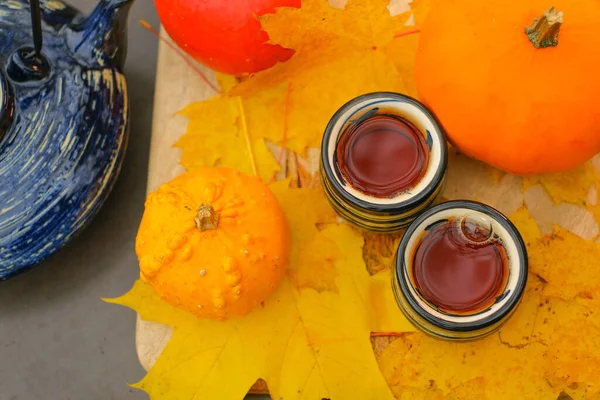Autumn Tea Mugs Hot Drink Pumpkins Maple Leaves Cozy Tea — Stockfoto