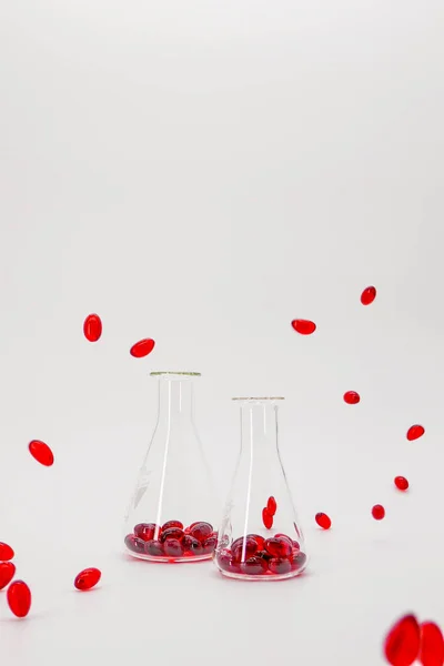 Krill Oil Capsules Laboratory Transparent Flasks White Background Natural Omega — Fotografia de Stock