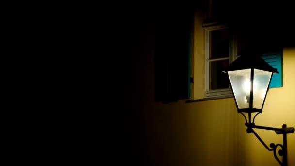 Osvětlení Zimě Lucerna Tmě Světlo Tmě Tma Zářící Lucernou Záběry — Stock video