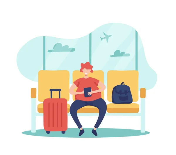 Touriste assis dans la salle d'attente arrivée de l'aéroport. Homme heureux utilisant Internet par tablette ou téléphone. — Image vectorielle