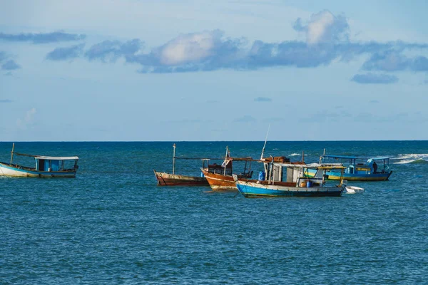 Agua Azul Cielo Con Barcos Botes Costa Praia Forte Bahia — Foto de Stock