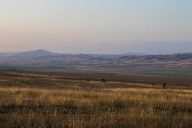 Davitgareji, Georgia 'da sonbahar manzarası ve gün batımı manzarası