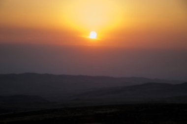 Davitgareji, Georgia 'da sonbahar manzarası ve gün batımı manzarası