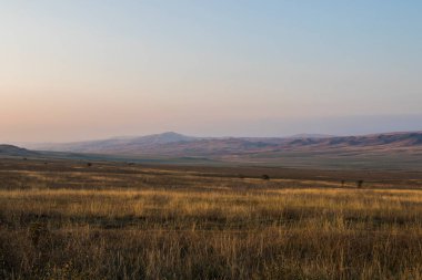 Davitgareji, Georgia 'da sonbahar manzarası ve gün batımı manzarası