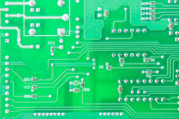 Elektronik ana kart ve izometrik işlemci ve mikroçip, elektronik parçalar.