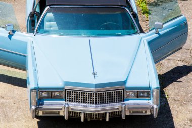 Batumi, Georgia - 3 Temmuz 2022: Eldorado klasik Cadillac