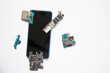 Elektronik anakart, cep telefonunun izometrik işlemci mikroçipi, dijital iletişim, insanlar ve teknolojiler, dijital yaşam