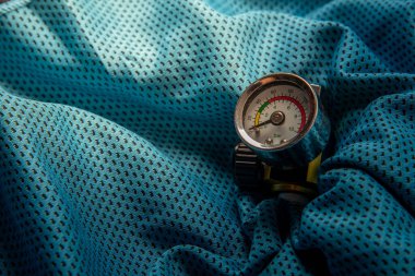 Arka plan teknolojisi üzerindeki Buhar Basıncını Ölçmek için Rüzgâr Ölçeği birim çubuğu Vintage Skalası