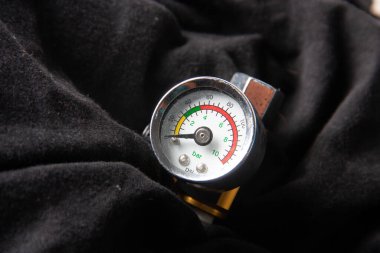 Arka plan teknolojisi üzerindeki Buhar Basıncını Ölçmek için Rüzgâr Ölçeği birim çubuğu Vintage Skalası