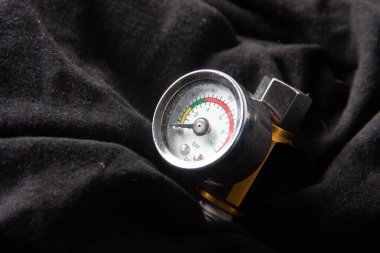 Arka plan teknolojisi üzerindeki Buhar Basıncını Ölçmek için Rüzgâr Ölçeği birim çubuğu Vintage Skalası