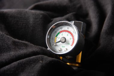 Arka plan teknolojisi üzerindeki Buhar Basıncını Ölçmek için Rüzgâr Ölçeği birim çubuğu Vintage Skalası