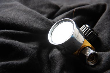 Arka plan teknolojisi üzerindeki Buhar Basıncını Ölçmek için Rüzgâr Ölçeği birim çubuğu Vintage Skalası