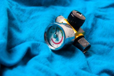 Arka plan teknolojisi üzerindeki Buhar Basıncını Ölçmek için Rüzgâr Ölçeği birim çubuğu Vintage Skalası