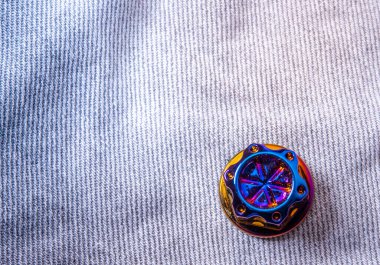 Titanyum rengi fındık rengi Titanyum özel malzeme sistemi, termal bazlı malzeme, siyah üzerine ışık ısısı, teknoloji