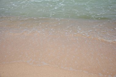 Deniz dalgası tuzlu suyu süngerler.