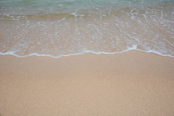 海浪海绵盐水性质 — 图库照片