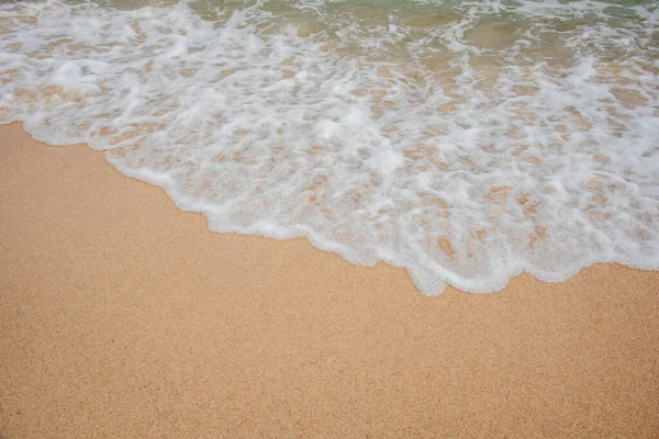 海の波スポンジ塩水の性質 — ストック写真