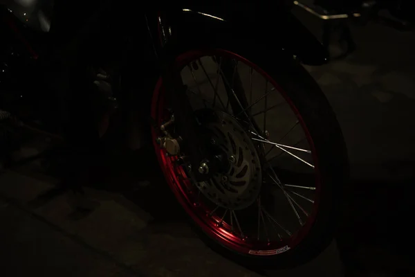Kırmızı Motosikletler Lider Sistem Otomobil Honda Teknolojisi 110 Sistem Nonthaburi — Stok fotoğraf