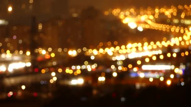 夜の道路交通のブリリーライト 抽象的な集中していない街並み背景 — ストック動画