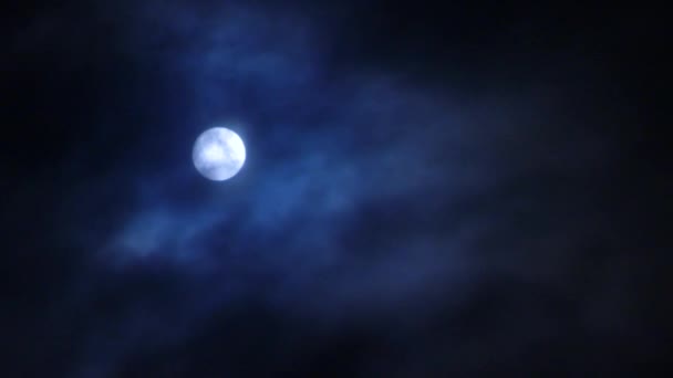 Ciel Nocturne Avec Pleine Lune Derrière Les Nuages Sombres Arrière — Video