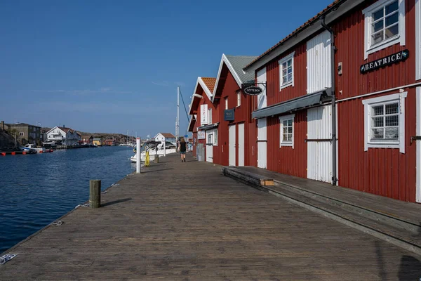 Il lungomare nel centro di una città sulla costa occidentale svedese — Foto Stock