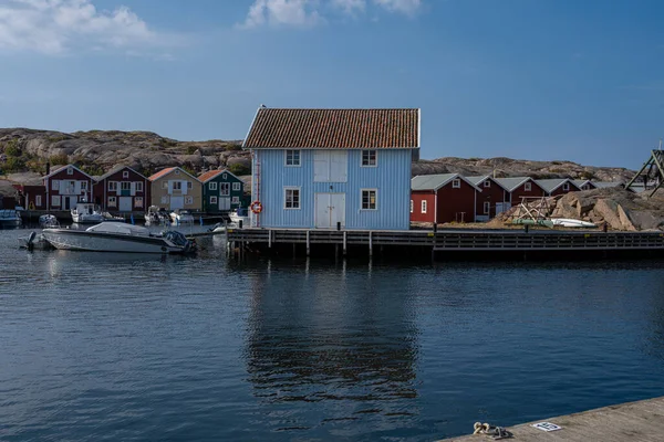 A traditional beach house in a west coast Swedish archipelago — Stock Photo, Image