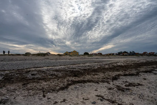 A beautiful dark sky over a beach. Picture from Gilleleje, Denmark — Stock Photo, Image