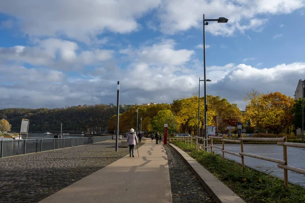 Koblencja, Niemcy: Niemiecki róg, gdzie spotykają się rzeki Rhein i Mosel, symbol zjednoczenia Niemiec — Zdjęcie stockowe