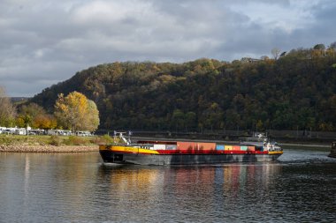 Koblenz, Almanya 'da bir nehir mavnası Rhein ve Mosel' in kesiştiği nehirlerdi.