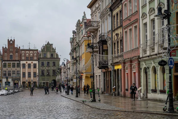 Tržní náměstí v renesančním Starém Městě v Poznani, Polsko — Stock fotografie