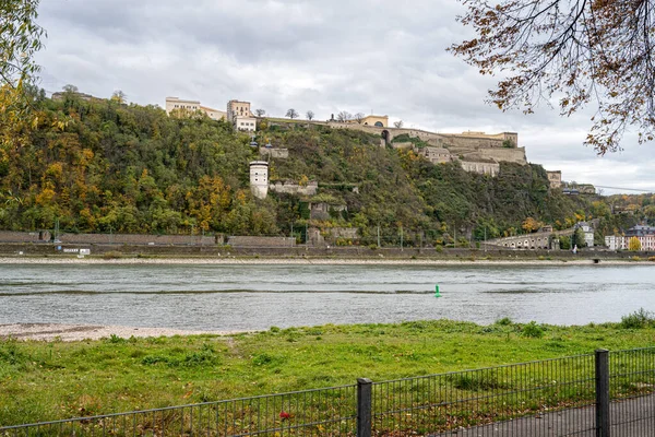 German corner, Koblenz were Rhein and Mosel meet. The fortress Ehrenbreitstein in the background — Stock Photo, Image