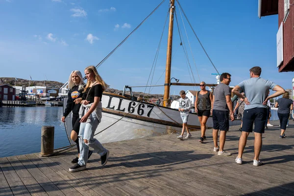 Smogen Boardwalk přitahují turisty do švédského hlavního města mořských plodů — Stock fotografie