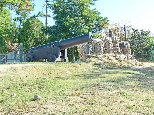 防御防御セニャヴィン砲台セヴァストポリの英雄都市マラホフ クルガン記念複合施設の17番 19世紀中葉の武器 — ストック写真