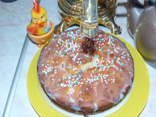 Geleneksel Paskalya kulişi. Paskalya (İsa 'nın Parlak Pazarı) en eski ve en önemli Hıristiyan bayramıdır.. 