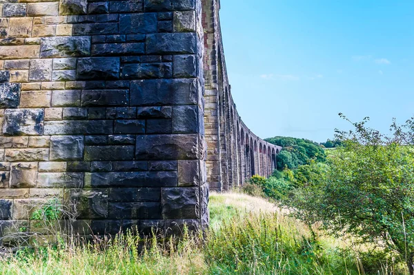 Μια Άποψη Κατά Μήκος Της Πλευράς Του Hewenden Viaduct Yorkshire — Φωτογραφία Αρχείου